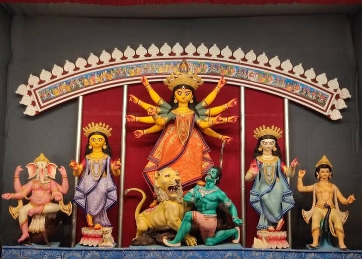 সেবায় ভাসে আদি যাদবপুর সার্বজনীন দুর্গোৎসব কমিটি,সবুজে মোড়ানো পূজো  তাদের প্রাঙ্গন